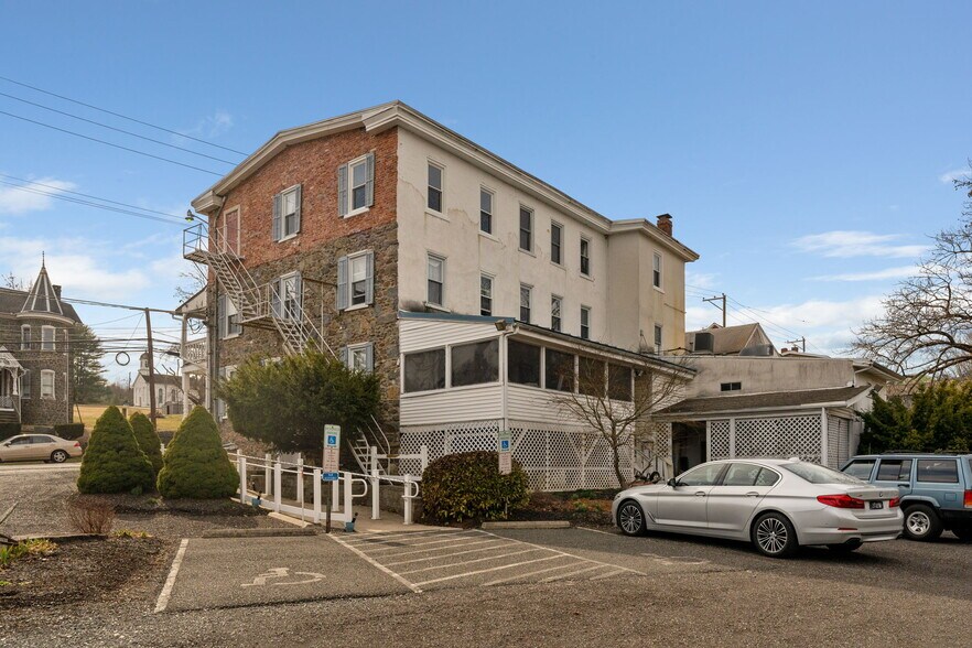 More Photos Of 3164 Main St, Green Lane Restaurant For Sale