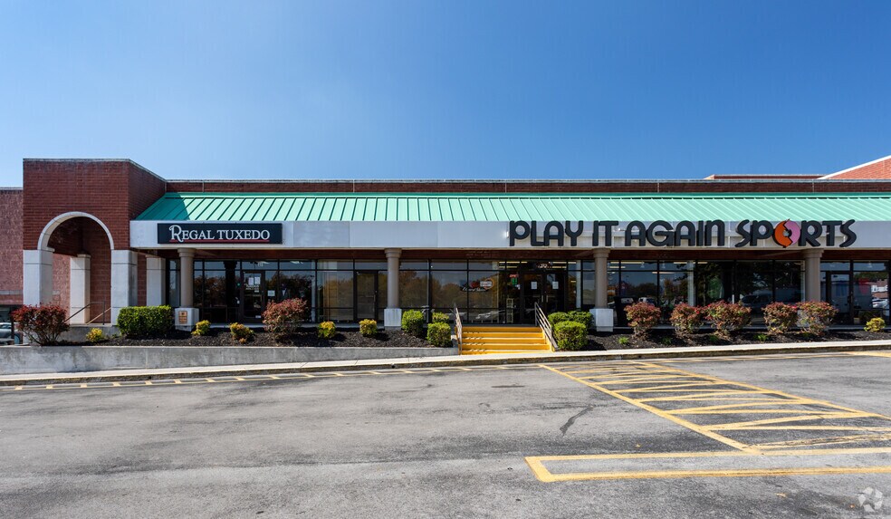 More Photos Of 109-297 N Seven Oaks Dr, Knoxville Freestanding For Lease