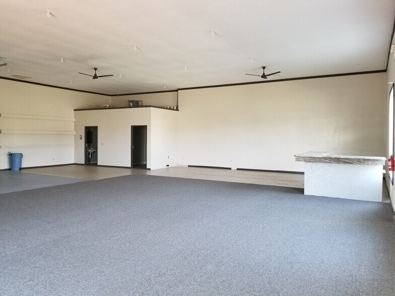 More Photos Of 2750 Bay Rd, Saginaw General Retail For Lease