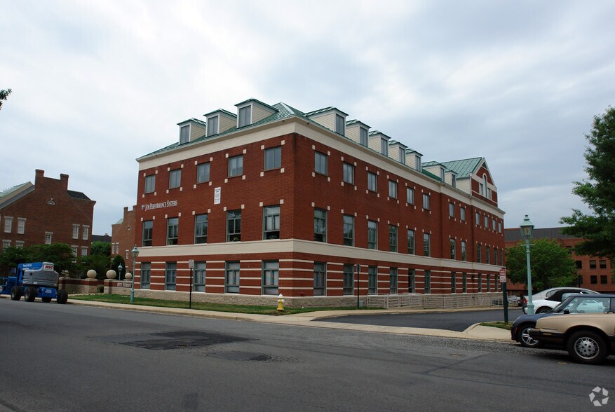 More Photos Of 1240-1250 N Pitt St, Alexandria Office For Lease