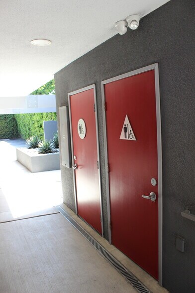 More Photos Of 2300 Westwood Blvd, Los Angeles Office For Lease