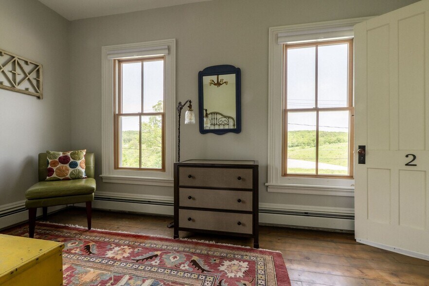 More Photos Of 102 Main St, Jefferson Hotel For Sale