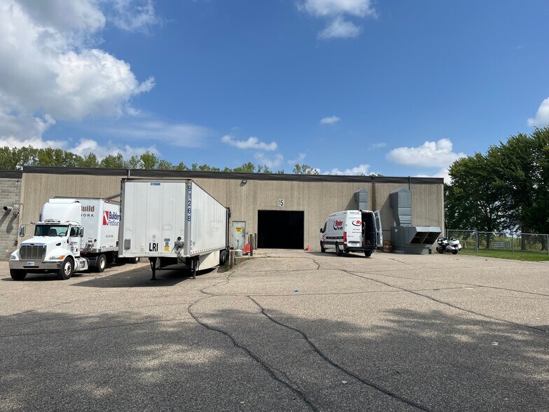More Photos Of 11356 215th St W, Lakeville Manufacturing For Sale