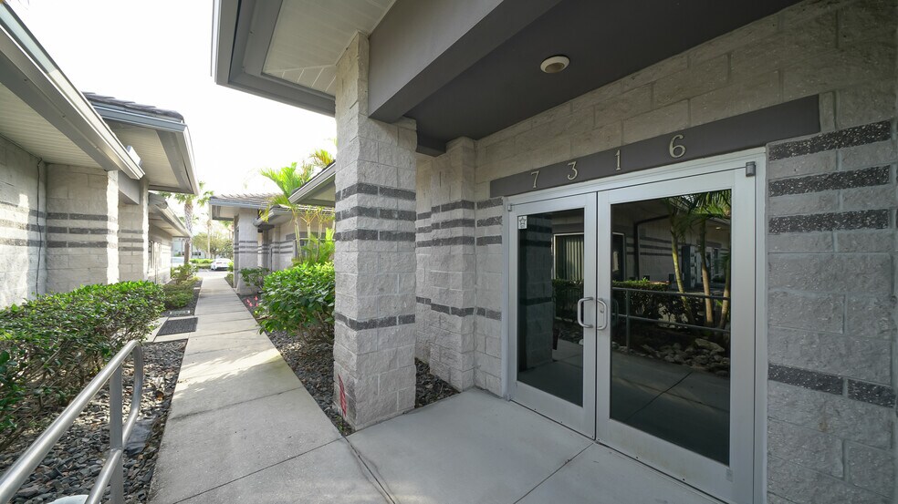 More Photos Of 7316-7320 Delainey Ct E, Sarasota Office Residential For Sale