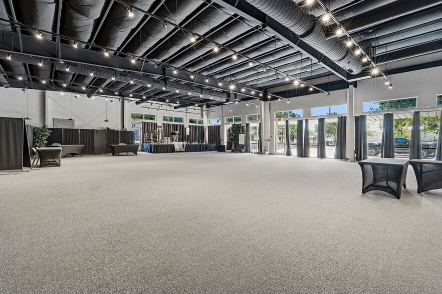 More Photos Of 11055 N IH-35, Austin Storefront For Lease