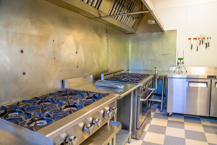 More Photos Of 123 Union Sq, Milford Restaurant For Sale