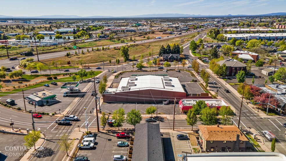 More Photos Of 732 SW 6th St, Redmond Freestanding For Lease