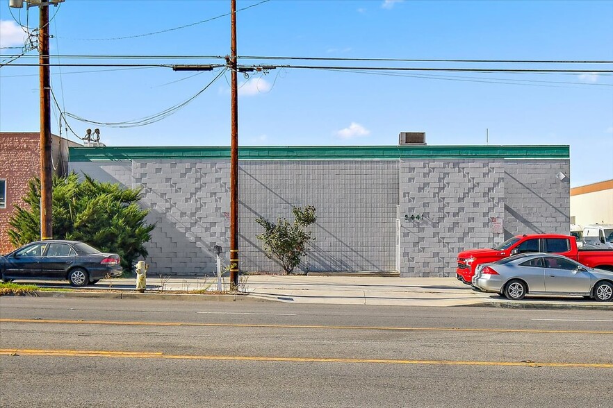 Primary Photo Of 9441 Santa Fe Springs Rd, Santa Fe Springs Warehouse For Sale