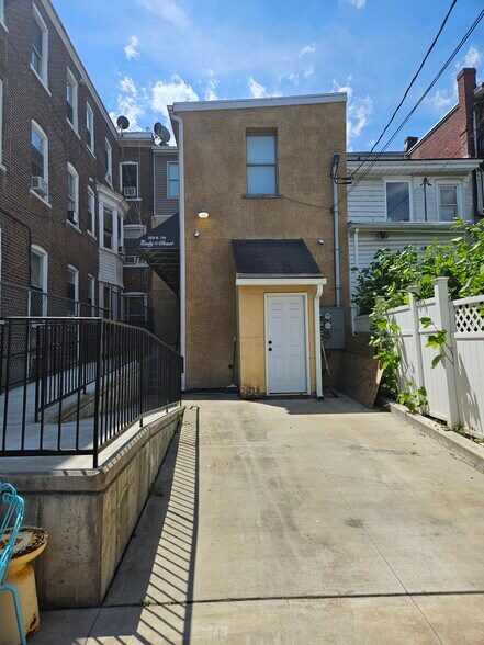 More Photos Of 509 N 7th St, Allentown Storefront Retail Residential For Lease