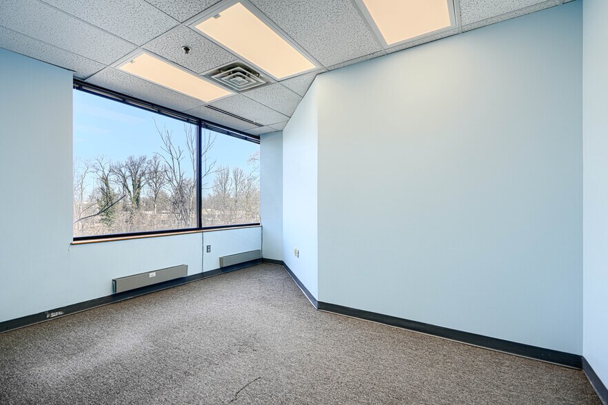 More Photos Of 8815 Centre Park Dr, Columbia Medical For Lease