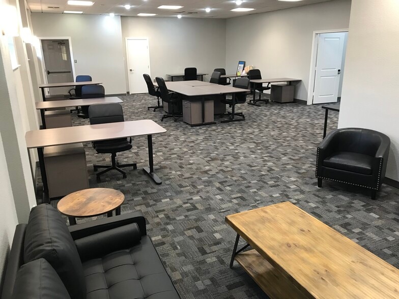 More Photos Of 4295 Kinsey Dr, Tyler Medical For Lease