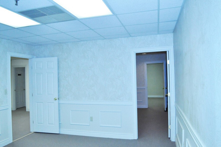 More Photos Of 285 Littleton Rd, Westford Office Residential For Sale