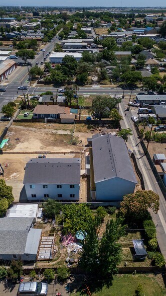 More Photos Of 40 W 13th St, Merced Apartments For Sale