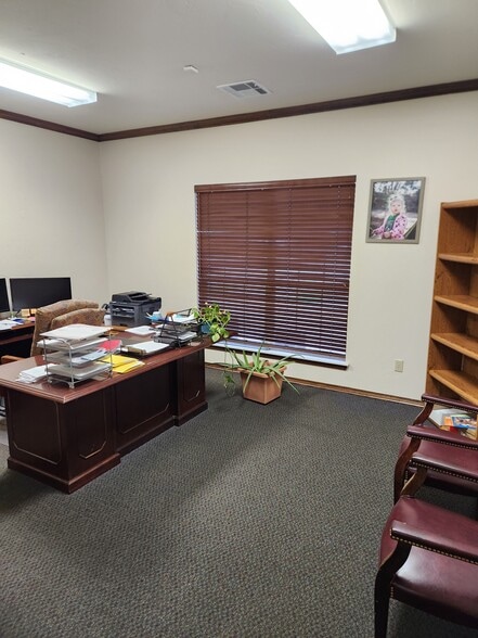 More Photos Of 27 E Ayers St, Edmond Office For Lease