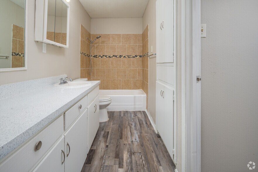 More Photos Of 3102 Hillcrest Dr, San Antonio Multifamily For Sale