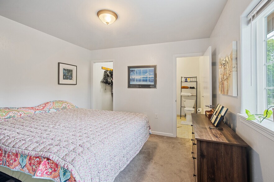 More Photos Of 459 Galice Rd, Merlin Religious Facility For Sale