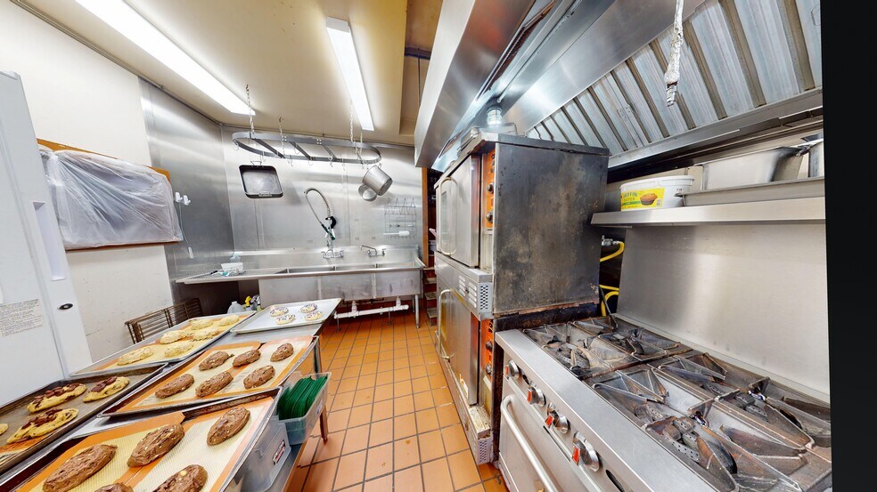 More Photos Of 283 Route 206, Sandyston Freestanding For Sale