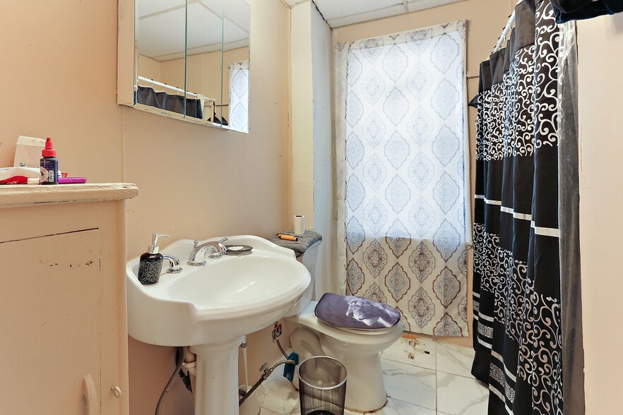 More Photos Of 2519 Liberty Heights Ave, Baltimore Apartments For Sale