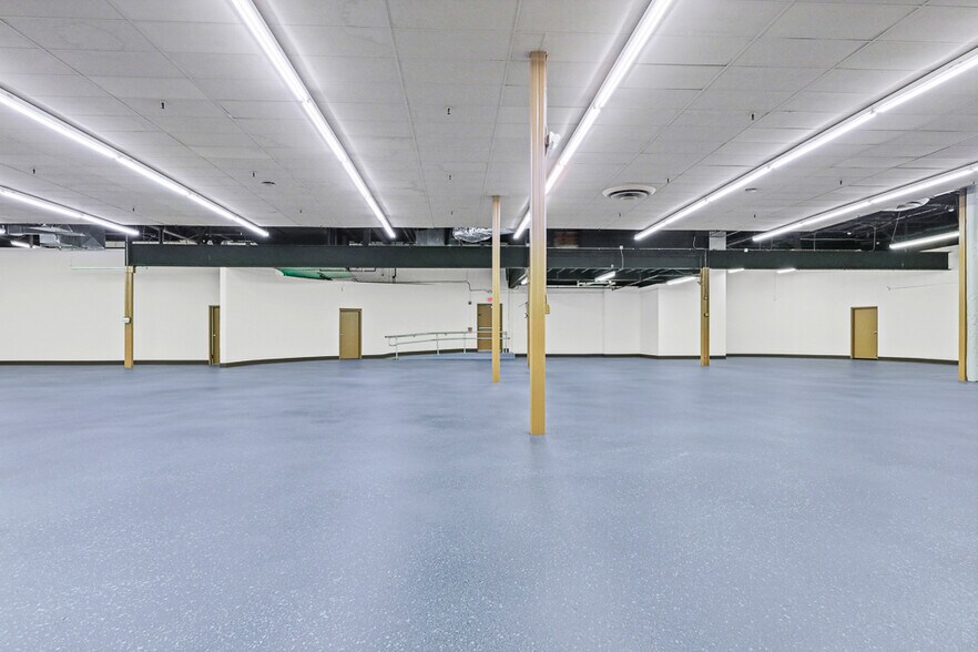 More Photos Of 3475 Ridge Rd, Cleveland Skating Rink For Sale