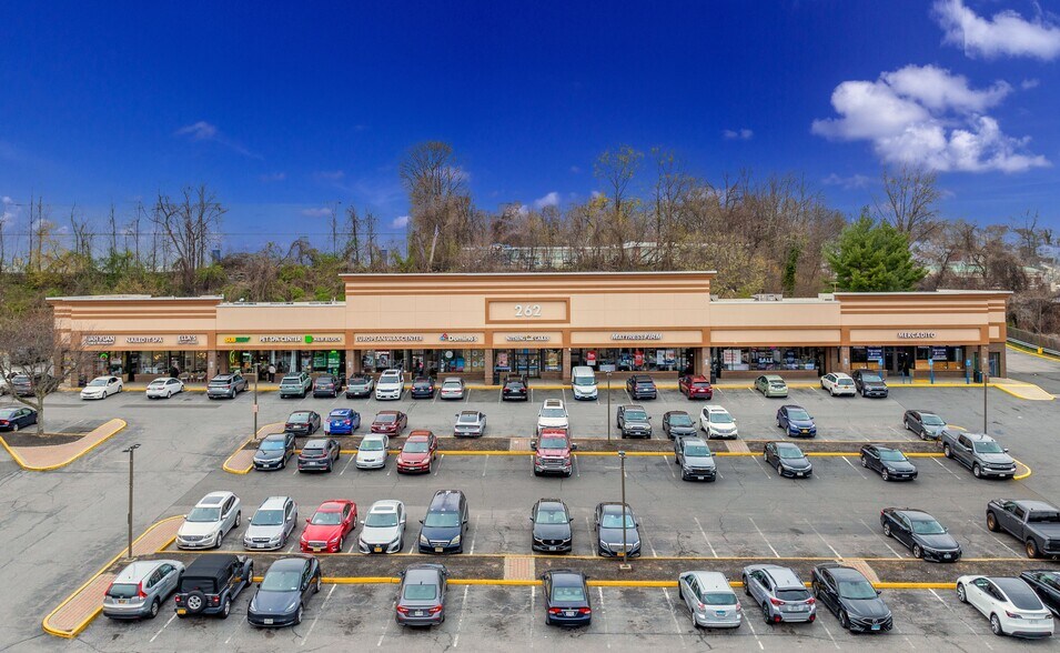 More Photos Of 262 Boston Post Rd, Port Chester Freestanding For Lease