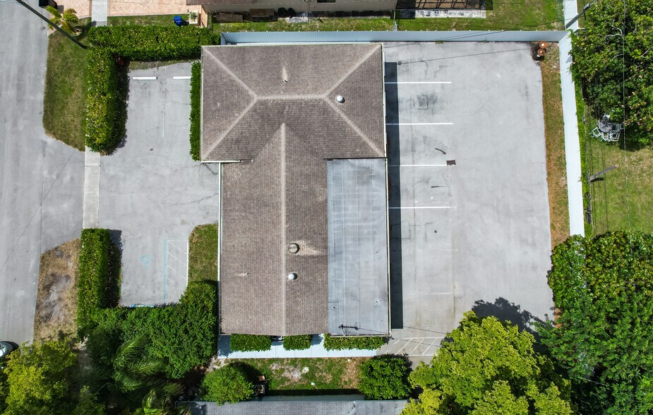 More Photos Of 16170 NE 11th Ct, Miami Office For Sale