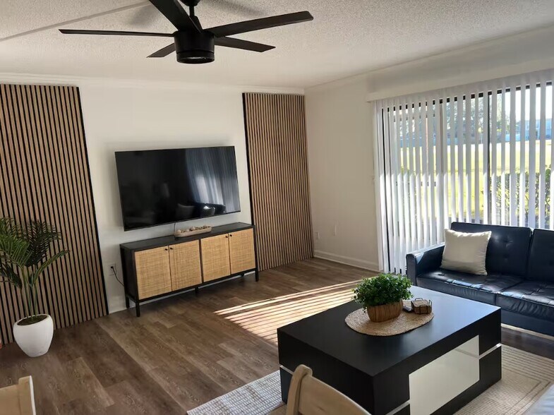 More Photos Of 3700 BENEVA Rd, Sarasota Apartments For Sale
