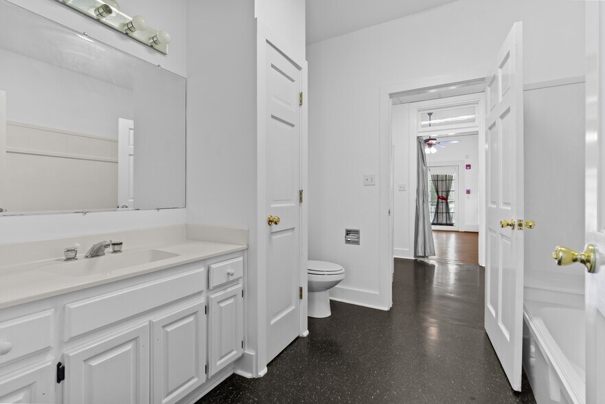 More Photos Of 300 Maple St, Smyrna Restaurant For Sale