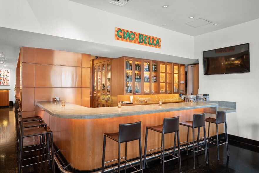 More Photos Of 11400 W Olympic Blvd, Los Angeles Office For Lease