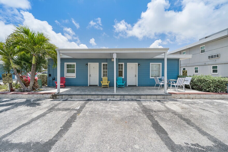 More Photos Of 602 Poinsettia Ave, Clearwater Beach Hotel For Sale