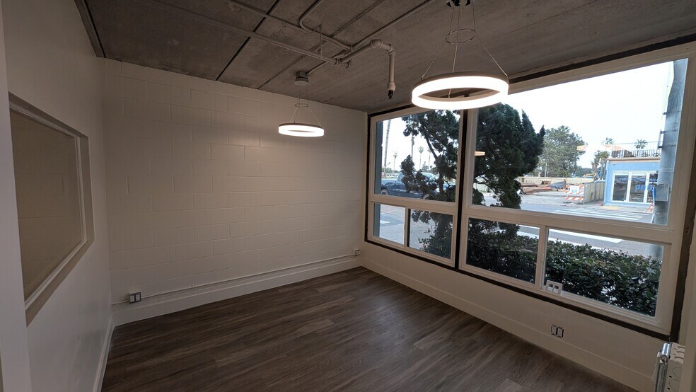 More Photos Of 2990 Mission Blvd, San Diego Office Residential For Lease