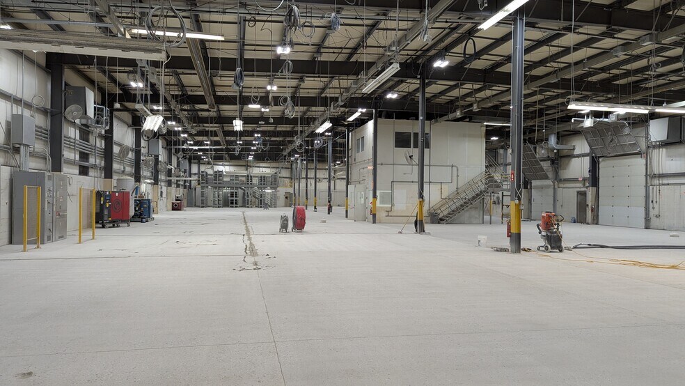 More Photos Of 2155 Traversefield Dr, Traverse City Manufacturing For Lease