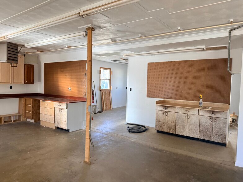 More Photos Of 45146 Andover Estates Rd, Valley Lee Warehouse For Lease