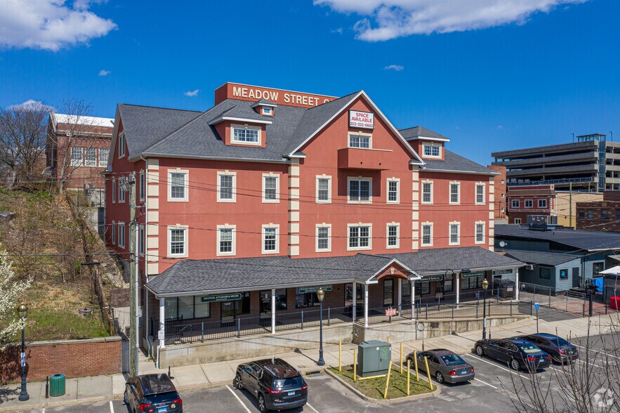 More Photos Of 228 Meadow St, Waterbury Medical For Lease