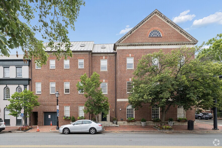 More Photos Of 600 Cameron St, Alexandria Office For Lease