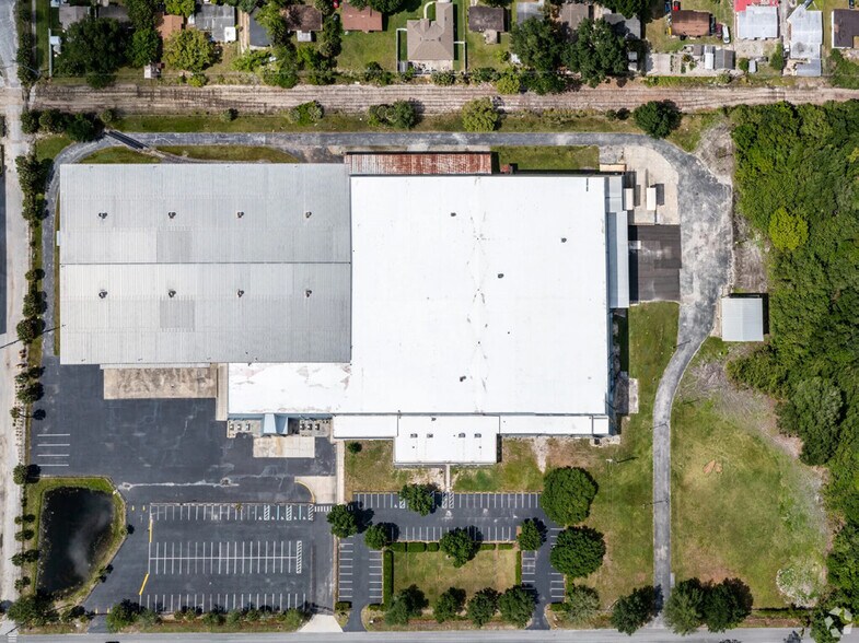 More Photos Of 851 E Maple St, Winter Garden Manufacturing For Lease