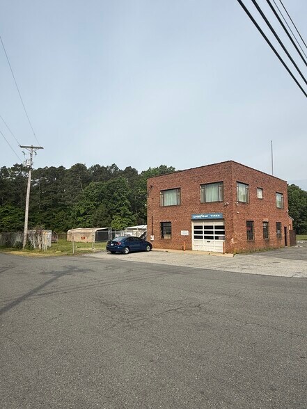 More Photos Of 10615 Crain hwy, Faulkner Auto Repair For Sale