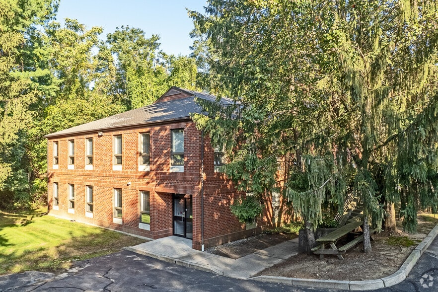 More Photos Of 875 Centerville Rd, Warwick Medical For Sale