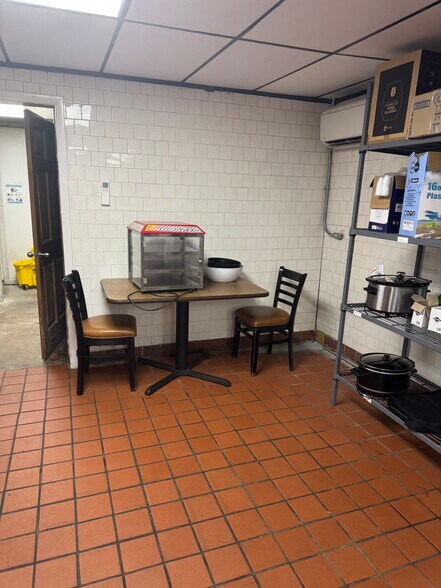 More Photos Of 32400 Geneva Rd, Salem General Retail For Sale