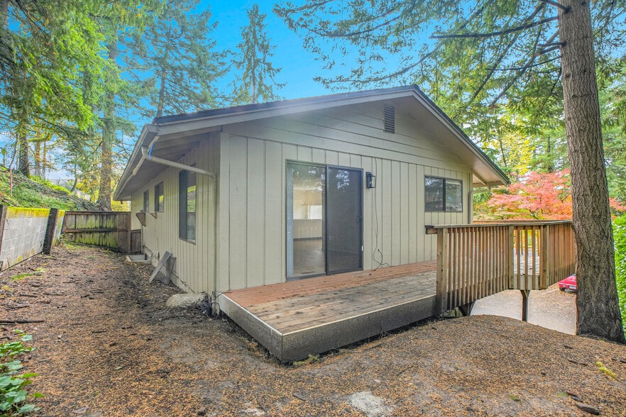 More Photos Of 17792 Webster Rd, Gladstone Apartments For Sale