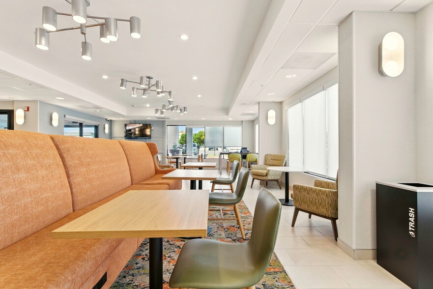 More Photos Of 16555 Midland Dr, Shawnee Hotel For Sale