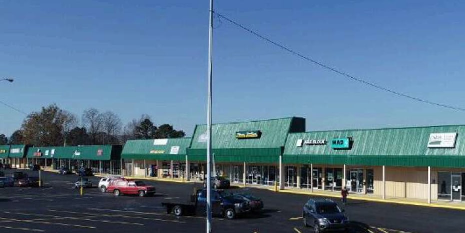 Primary Photo Of 1470 W Main St, Centre Supermarket For Sale