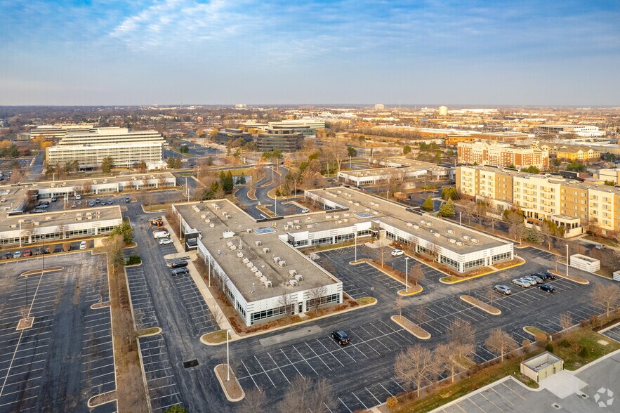 More Photos Of 935 National Pky, Schaumburg Office For Lease