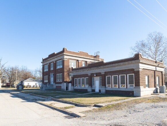 Primary Photo Of 1103 Illinois St, Neodesha Specialty For Sale
