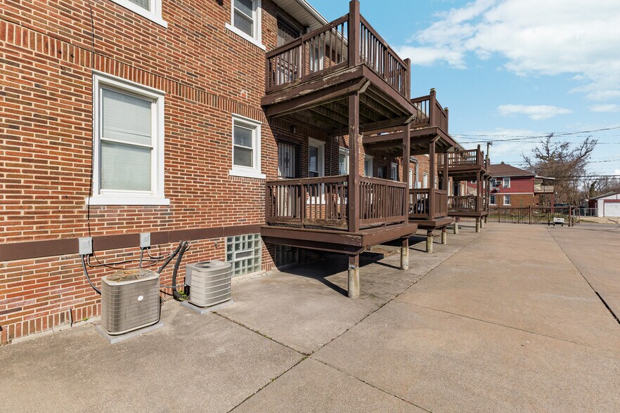More Photos Of 13660 Ohio St, Detroit Apartments For Sale