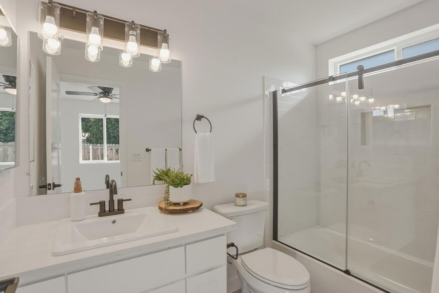 More Photos Of 1646 Clinton St, Delano Multifamily For Sale
