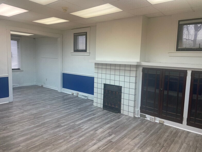 More Photos Of 5964 Steubenville Pike, McKees Rocks Office For Lease