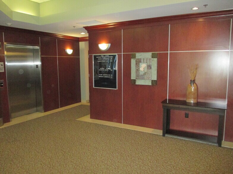 More Photos Of 51 Webb Pl, Dover Office For Sale