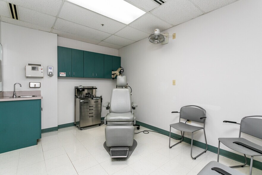 More Photos Of 1 Professional Dr, Alton Medical For Sale