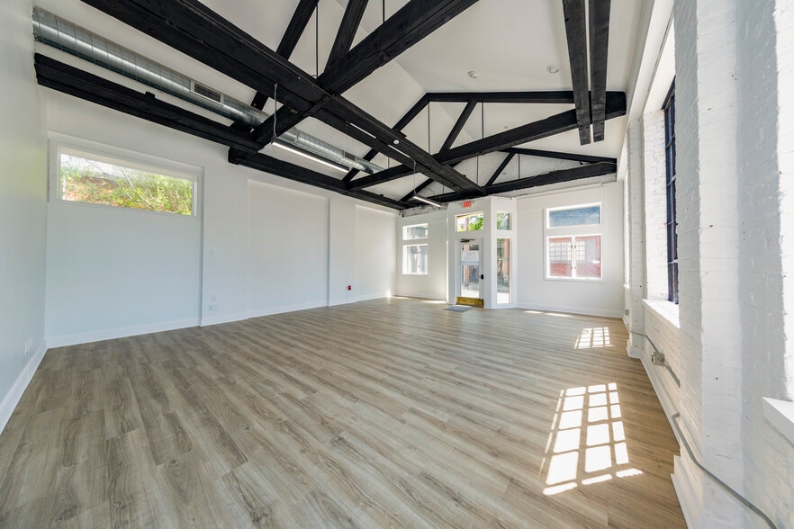 More Photos Of 30-40 E Columbus St, Columbus Unknown For Lease