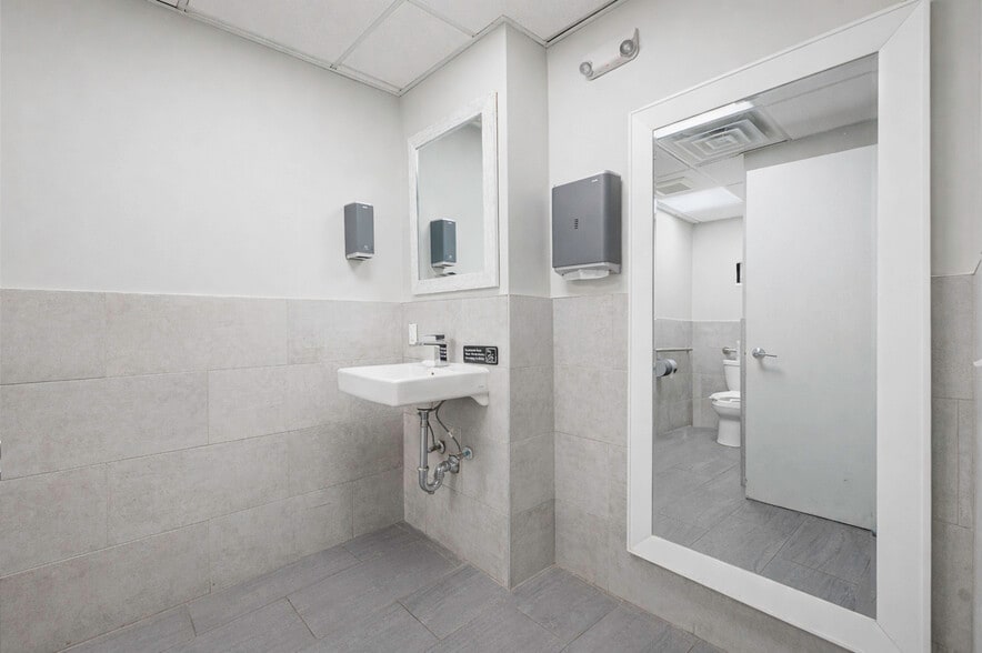 More Photos Of 325 Merrick Ave, East Meadow Medical For Sale